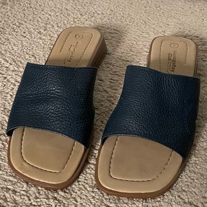 Montegobay club leather collection blue sandals. Women’s 7